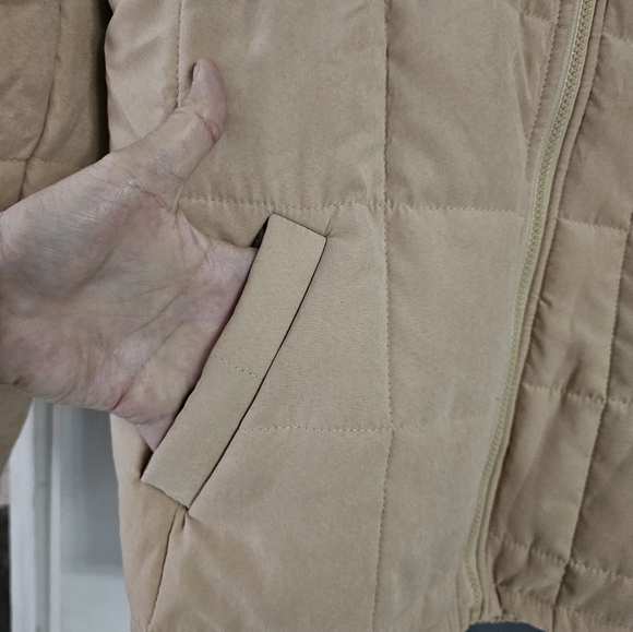 NWOTS! PUFFER JACKET! SIZE MED! NEW IN PACKAGING! - Picture 6 of 14